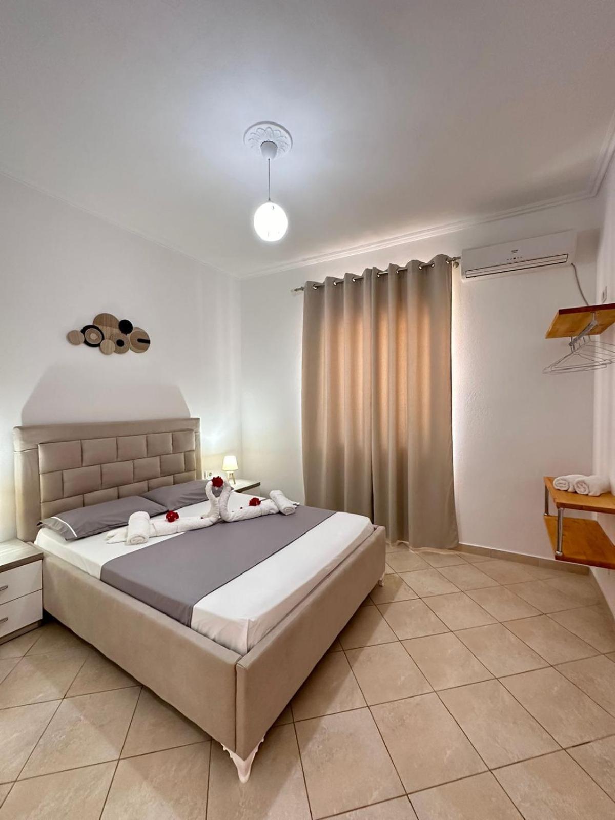 Xhibo Apartments Sarandë Exterior foto